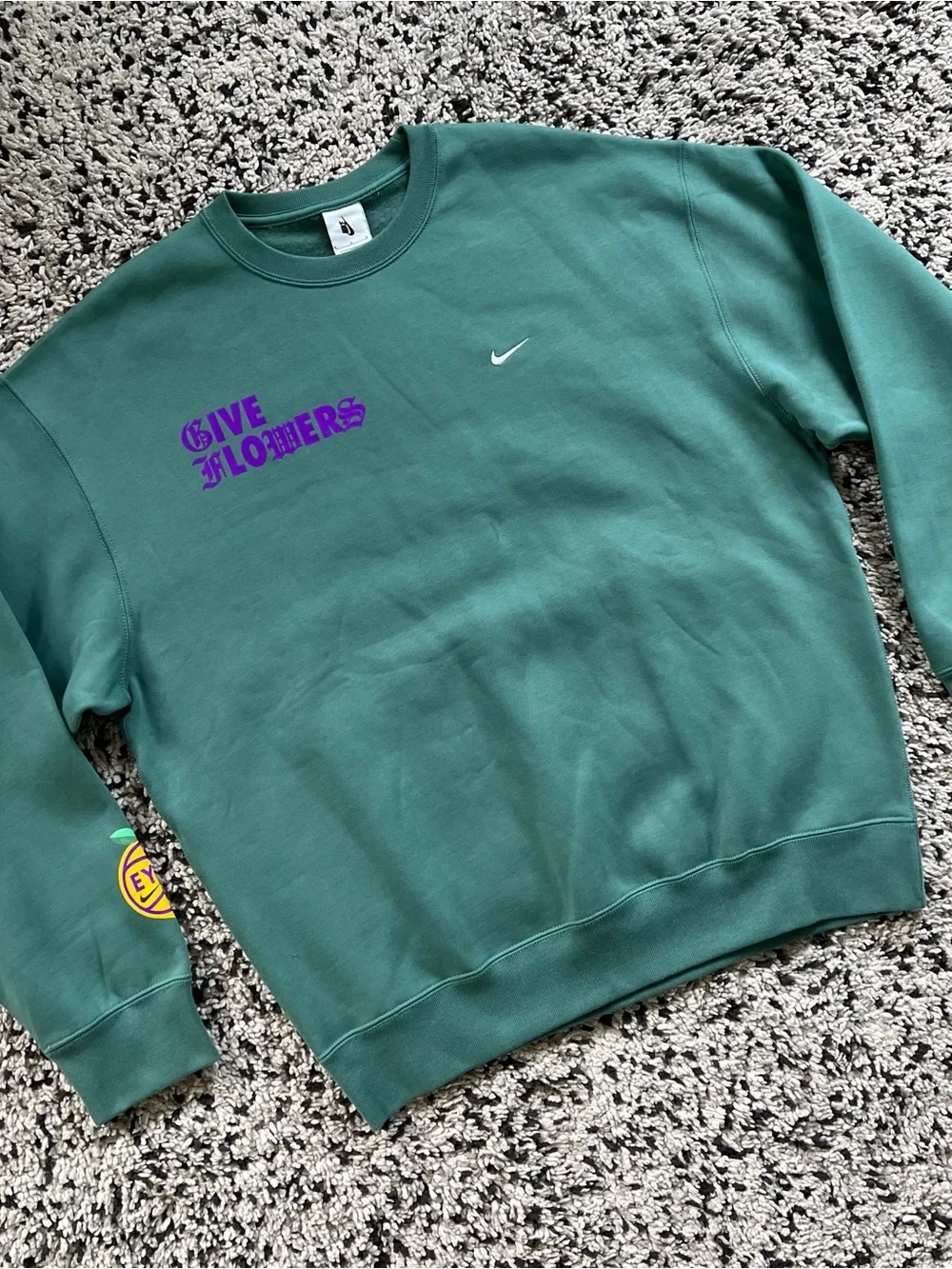 Nike Give Flowers EYBL Basketball Green Crewneck Sweatshirt Men’s Size Large